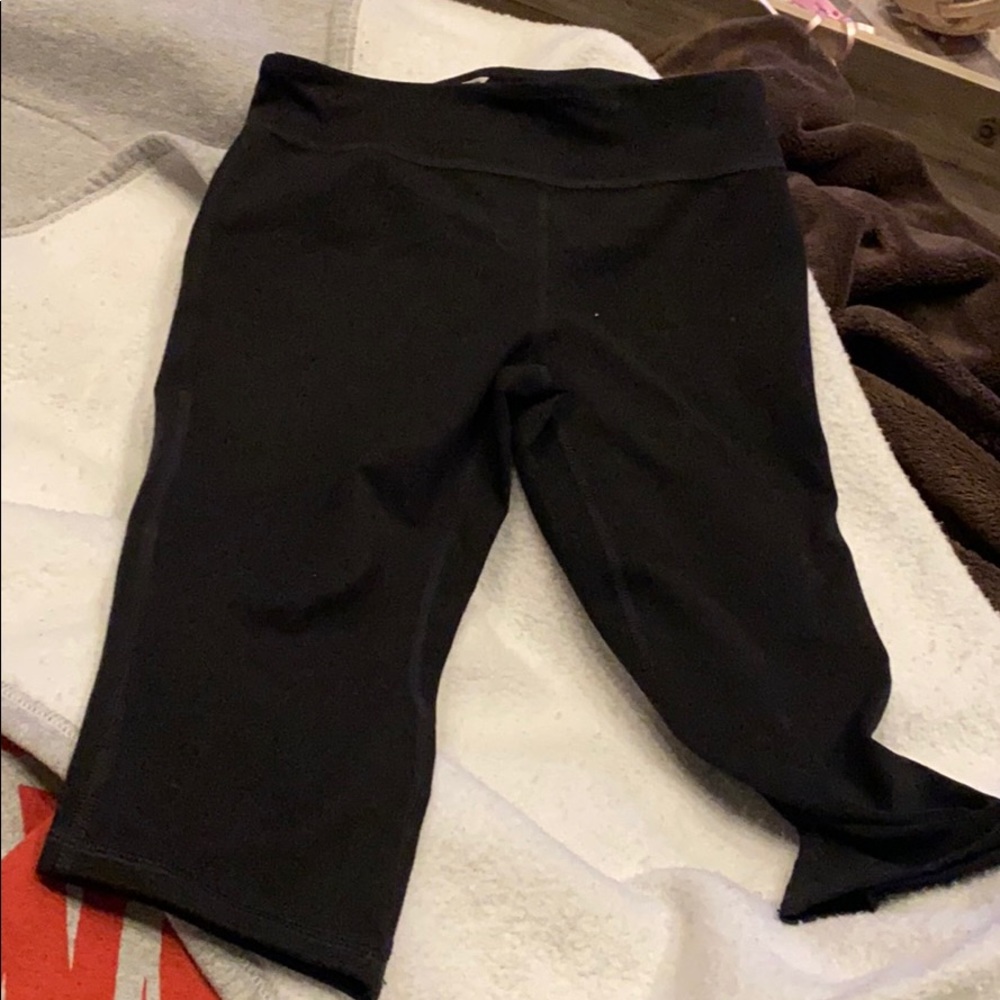 Zella black Capri leggings